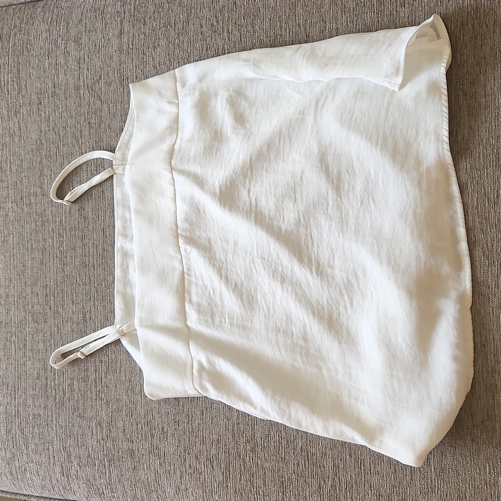 White top adjustable straps polyester lining. - Picture 4 of 4
